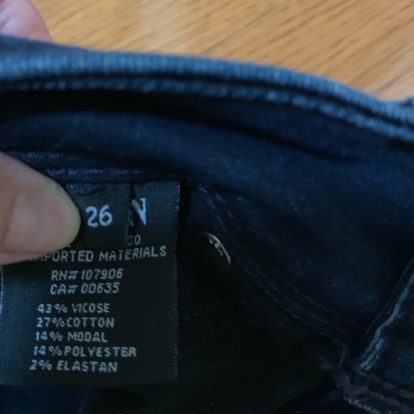 Hudson Boot Cut Jeans. Size 26 - Picture 5 of 8